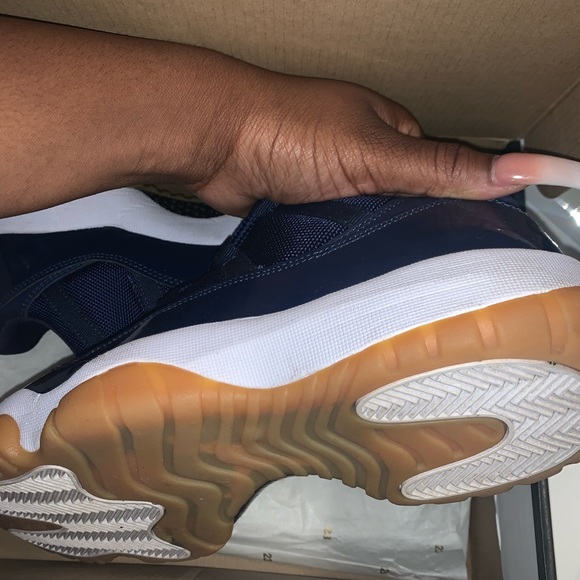 Jordan 11 - Picture 2 of 4